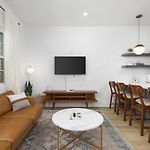 Only 3 Miles From Broadway Sleeps 16 Two Condos Side By Side