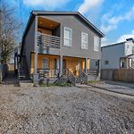 Stylish Nashville Getaway With Free Parking