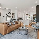 Nashville Haven With Gorgeous Skyline Views