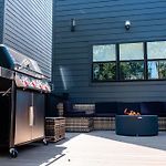 Luxury Spa Retreat Sauna, Hot Tub And Fire Pit