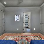 New Bright Modern Townhome With Rooftop & Garage