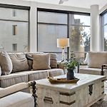 Luxurious Downtown-2 Bed 2 Bath Corner 2M