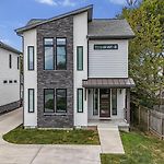 New Modern 4Br Extended Stay - Fully Equipped - Workspace - Parking