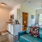 Rustic Studio Walkable To Music Row! By Stay Local Nashville