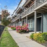 Lux Nashville Retreat 12 Beds Games Bar