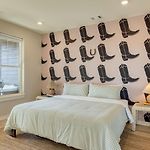Newly Built 4Bdr Townhome W Balcony Minutes To Broadway Lischey By Avantstay