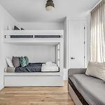 Spectacular Double Rooftop Home 7 Mins To Broadway