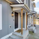 6 Mi To Broadway: Nashville Townhome W/ Balcony!