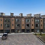 Chic Nash Townhouse Rooftop Patio And City Views