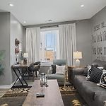 2Br Condo In Walkable Area & 5 Mins To Broadway