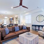 Stylish Brand-New Townhome Near Hotspots