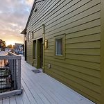 Westwood Shed In Nashville By Geodis Vanderbilt Belmont, 1 Accessible