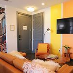 The Muse - Modern 2Br Condo With Private Balcony And City Rooftop Access