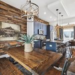 Honkytonk Vibe In East Nashville - Close To Broadway