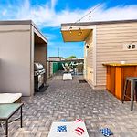 Argyle Rooftop Retreat