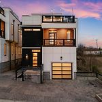 8Min To Downtown With Rooftop Golf Grill And Firepit