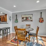 Nash Music City Condo, Sleeps 6, Walk To Broadway
