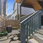 Designer Single Family House-Rooftop- Hot Tub
