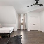 Sunspire-Private Deck-In East Nashville