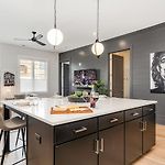 The Acklen-Private Balcony-4 Mins To Broadway