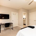 The Johnny Cash Suite - Music Row District - Free Garage Parking - King Bed