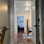 East Nashville Upstairs Apartment, One Queen Br, 2 Twin Br,1Bath In Five Points, Close To Downtown