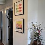 East Nashville Upstairs Apartment, One Queen Br, 2 Twin Br,1Bath In Five Points, Close To Downtown