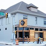 Hillsboro Village Retreat Garage Rooftop Deck Sleeps 12 Sophisticated Open Living & Gourmet Kitchen Smart Tvs Pet-Friendly W Private Garage Walk To Vanderbilt Minutes To 12 South & Broadway 24 7 Hospitality