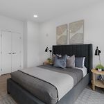 Luxury On The River 4 Beds 2.5 Bath, Walk To Downtown