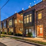 Skyline Views With Double Rooftop Deck & Game Room