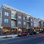 Stylish Boho Courtyard Loft With King Beds In 12S At 1 Of 7 Themed Lofts At Cowrite, Find Coffee And Tacos Downstairs, Complimentary Spin Class, Walk To Shopping In 12 South, 10 Minutes To Broadway, Parking, 24 Hr Hospitality