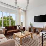 12 South Home With Rooftop Sauna And Wet Bar With 2 Car Garage
