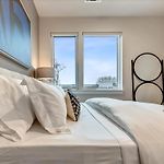 Niche Nashville Getaway Balcony