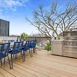 Modern Southern Townhomes Private Hot Tub