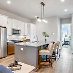 Beautiful New Townhome Hot Tub
