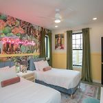 Bohemian Chic Hot Tub Sleeps 12