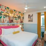 Bohemian Chic Hot Tub Sleeps 12