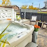 Private Single Family Luxury Home Hot Tub