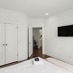 Chic Townhome X3 W Rooftop Views Near Broadway