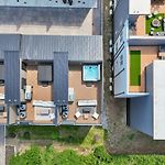 Luxury Townhouse With Exclusive Rooftop Hot Tub