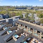 Elegant Townhome Rooftop Hot Tub & Fireplace