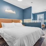 Boutique Studio With Pool Gym And Walk To Midtown