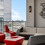 Nashville Retreat Pool, Gym, Rooftop Lounge & Free Parking