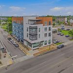 Jolene On Main 402
