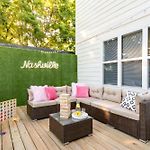 Booking Fast 12 Beds Large Yard Free Parking