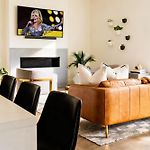 Nash Chic Near Dt Rooftop Luxe Comfort