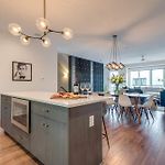Downtown Luxury - 10 Beds & Free Parking