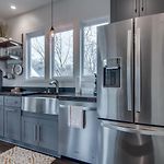 12 South Loft Walk To Coffee And Murals Plus King Bed