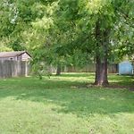 East Nash 3Br Fenced Yard , Deck , Parking , Pets