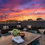 Rooftop Deck 2 Car Garage Near Downtown Nashville